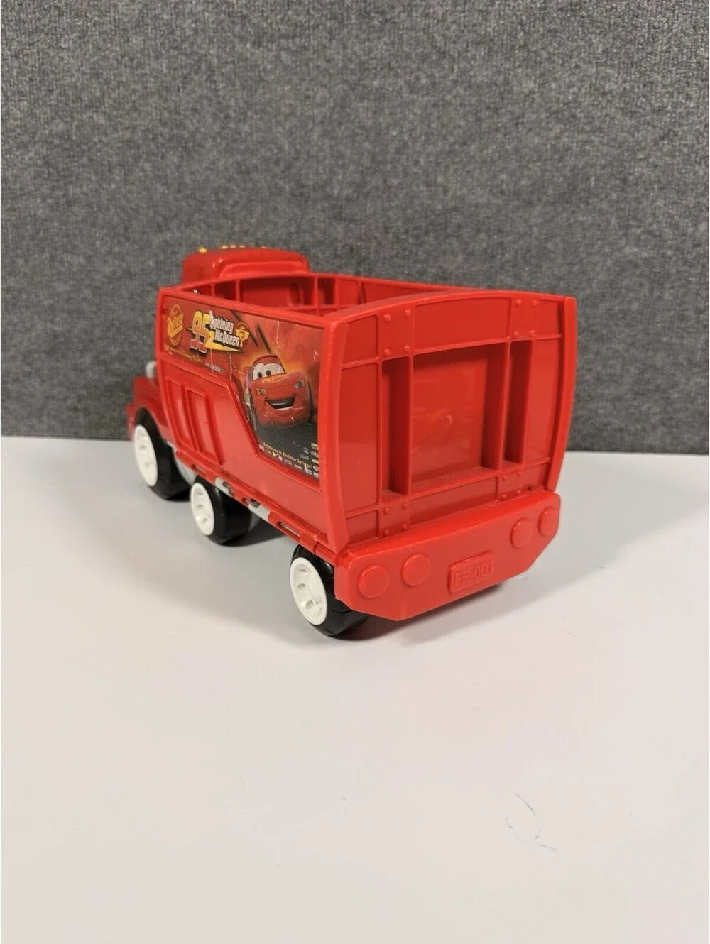 Fisher-Price Disney Pixar Wheelies Cars Mack Hauler For Lightning McQueen Sounds
